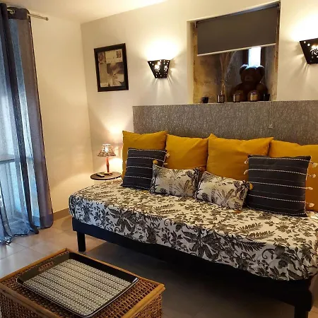 Au Vieux Sechoir Bed & Breakfast 3*